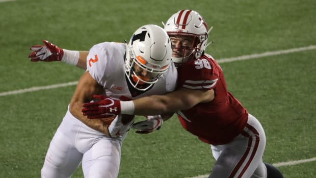 Outside linebacker CJ Goetz making a tackle against Illinois (Credit: Mark Hoffman via Imagn Content Services, LLC)